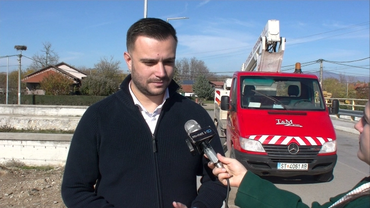 Се осветлува патеката на кејот на Козјачка Река во Карбинци