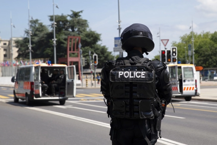 Масовни апсења, 16 убиени во судирите на изборите во Камерун, велат властите