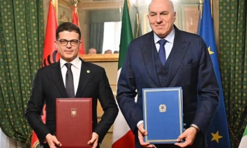 Италија и Албанија ќе градат седум бродови во Пашалиман, кај Валона