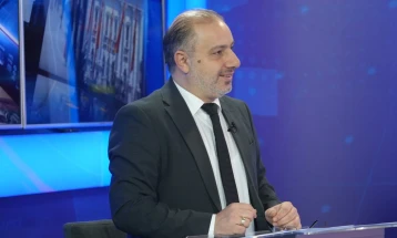 Николовски: Запленети 2 500 инфузиски сета, годинава Царината заплени 10 илјади парчиња лекови ризични по здравјето на граѓаните