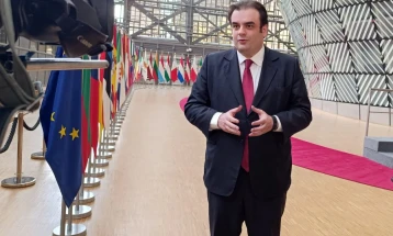 Пиеракакис: Грција го поддржува воведувањето царини на мали пратки од трети земји