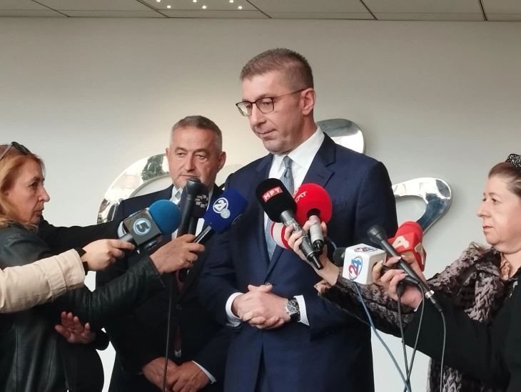 Mickoski: Nëse do të ketë rritje intervenuese të pagës minimale varet nga dialogu mes sindikatave dhe punëdhënësve