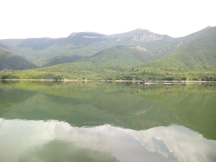 Рибочуварка на Тиквешко Езеро пријавила физички напад од сопружници 