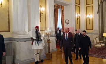 Украина во текот на зимата ќе се снабдува со течен природен гас од Грција