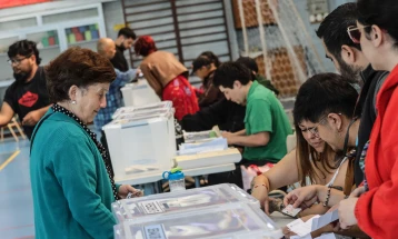 Communist and right-wing candidate to be on ballot for Chile run-off