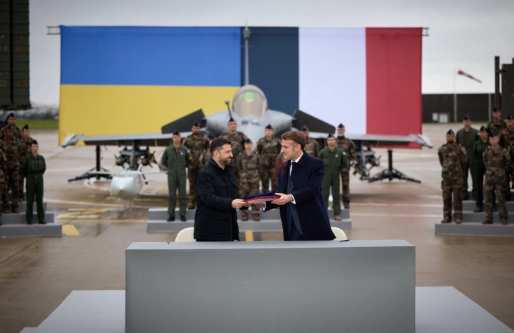 Zelenski nënshkroi marrëveshje për blerjen e 100 aeroplanëve luftarak francez