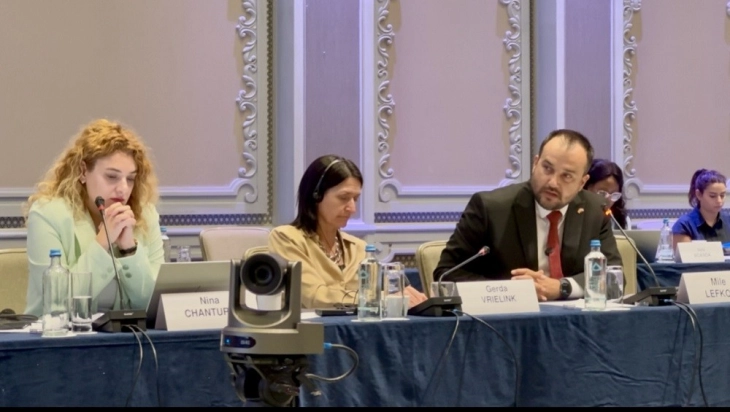 Deputeti Lefkov mori pjesë aktive në diskutimet mbi etikën dhe integritetin parlamentar në Limasol