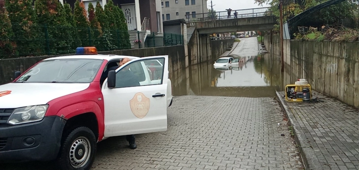 ЦУК: Во Тетово има проблем со апсорпција на атмосферските и фекалните води поради интензивните врнежи од дожд