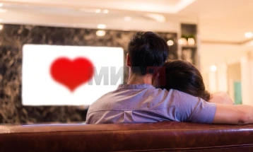 „Парасоцијално“ - збор на годината, според Речникот на Кембриџ