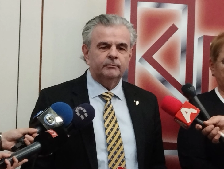 Пешев: Претстои огромна промена во профилот на работната сила, ќе останеме со дипломи и без работа