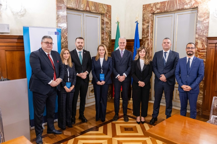 Minister of Public Administration Minchev meets regional counterparts in Rome