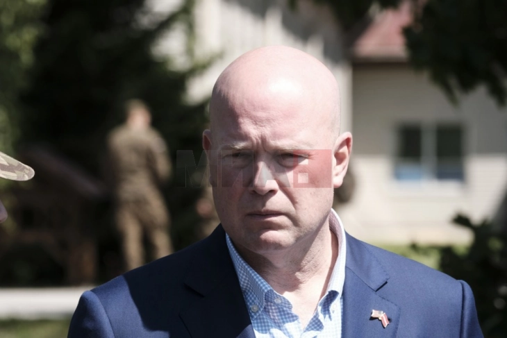 Американски амбасадор во НАТО: Европа треба да заземе „поагресивен“ пристап кон Москва