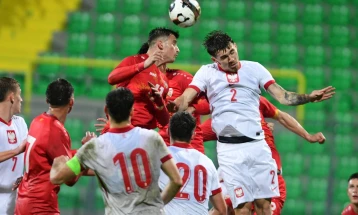 Младата македонска репрезентација поразена од Полска