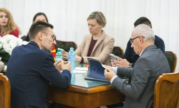 Заменик амбасадорот Бен Нупнау ја посети Општина Битола