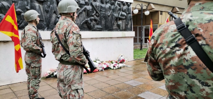 Денот на ослободувањето на Тетово одбележан пред Споменикот на револуцијата