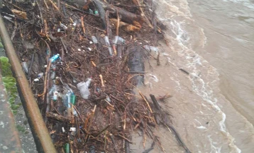 Пчиња се излеа кај Пелинце и Стрновац, не се зафатени куќи или викендици