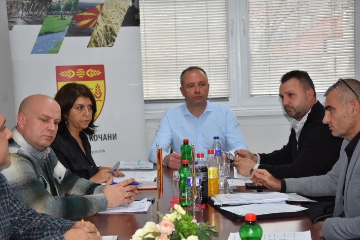 Работен состанок на градоначалникот на Општина Кочани со директорите на основните и на средните општински училишта