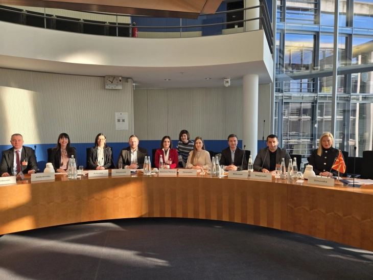 Një delegacion i Kuvendit për vizitë studimore në Bundestag
