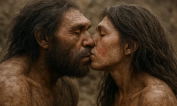 Науката открива: Првиот бакнеж се случил пред повеќе од 20 милиони години