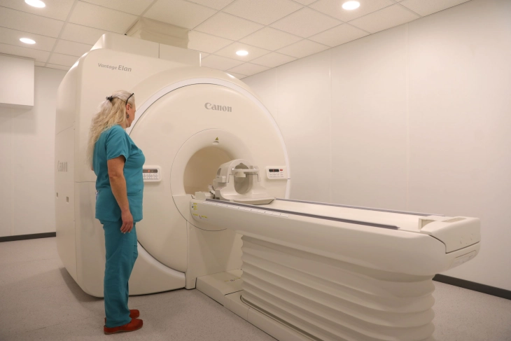 Нов апарат за магнетна резонанца и лапароскопски столбови промовиран на УК за хируршки болести „Св. Наум Охридски“