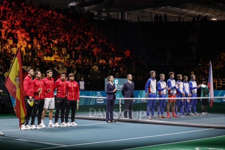 Шпанските тенисери полуфиналисти во Дејвис купот