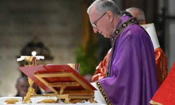 Кардинал Паролин: Навреда против Бога е да се остават Украинците на студ