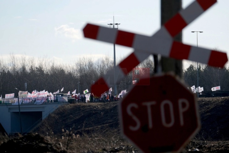Поради руски диверзии, 10.000 полски војници ќе ги чуваат пругите