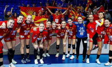 Македонските ракометарки со три контролни дуели