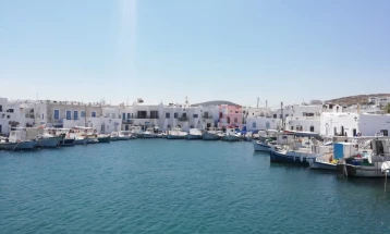 Зголемен број туристи во Грција и зголемени приходи од туризмот во првите девет месеци од годинава