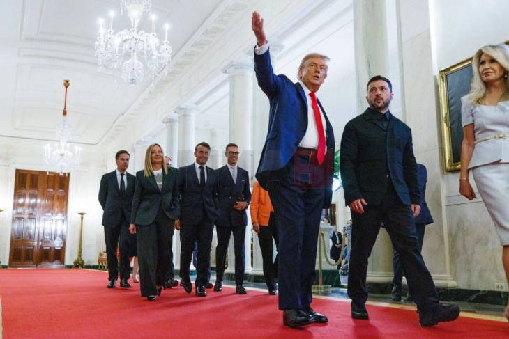 Западни медиуми: САД се закануваат дека ќе ја прекинат помошта за Украина доколку до четврток не го прифати мировниот договор