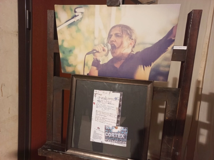 Во Кочани отворена изложбата „Бучава што создава идентитет“