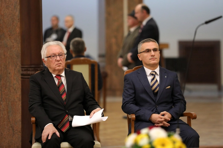 Poeti Sevdail Demiri dhe shkrimtari Resul Shabani fitues të çmimit shtetëror 