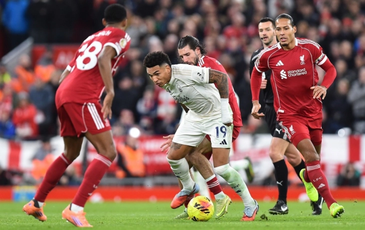 Ливерпул претрпе убедлив пораз од Нотингем Форест, претрпувајќи го шестиот пораз во последните седум натпревари од Премиер лигата