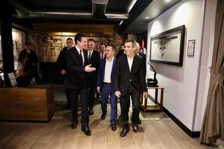 VLEN: Në Ditën e Alfabetit, bashkë me Kurtin për gjuhën, shqiptarët dhe të ardhmen tonë!