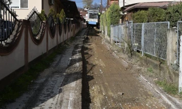 Костовски: Започнавме со целосна реконструкција на улиците во населеното место Бел Камен