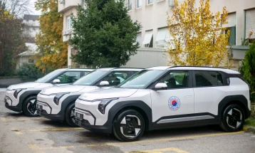 Осум електрични возила обезбедени за Министерството за здравство преку грант за помош од Владата на Република Кореја