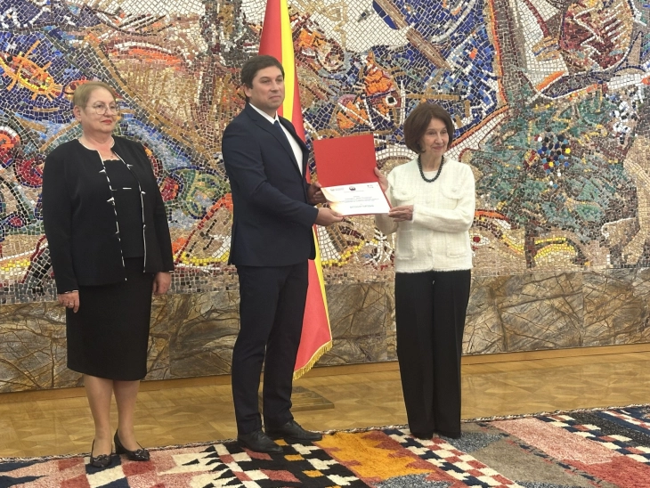 Siljanovska Davkova awards Boris Trajkovski scholarships for 2025-26
