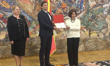 Siljanovska Davkova awards Boris Trajkovski scholarships for 2025-26