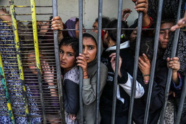 Контроверзната хуманитарна фондација за Газа - ГХФ ги прекинува операциите во енклавата