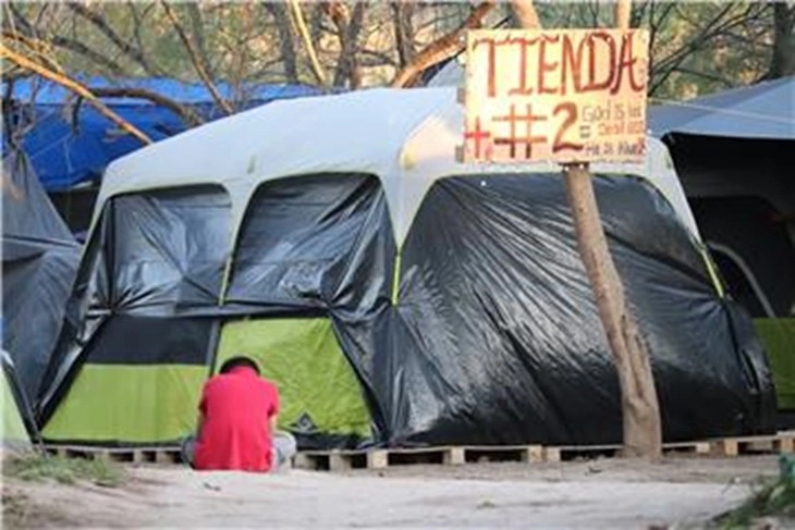 Raport: Administrata e Trampit do ta shqyrtojë statusin e refugjatëve të pranuar nën Bajdenin