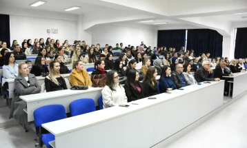 Në Universitetin e Tetovës u organizua teatër edukativ – aktivitet i projektit “Promovimi i mjedisit të sigurt shkollor”