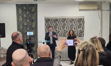 Изложба на австралиски дизајнерски текстил во Скопје по повод 30 години дипломатски односи меѓу Македонија и Австралија