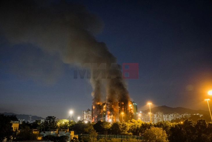 Të paktën katër persona e kanë humbur jetën në zjarrin në Hong Kong