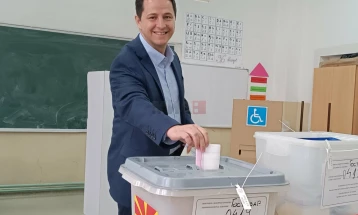 Kryetari i Komunës së Gostivarit, Valbon Limani nuk do të vjen në punë, për vendimin e Qeverisë do të ankohet në Gjykatën Kushtetuese