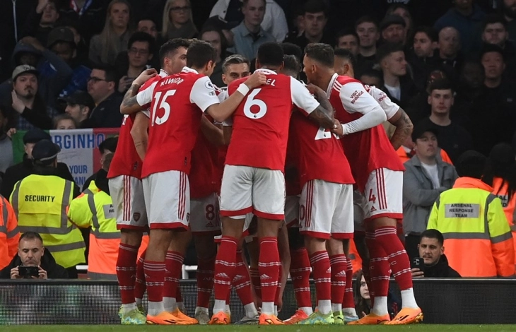 Арсенал лидер во Лигата на шампионите по пет кола