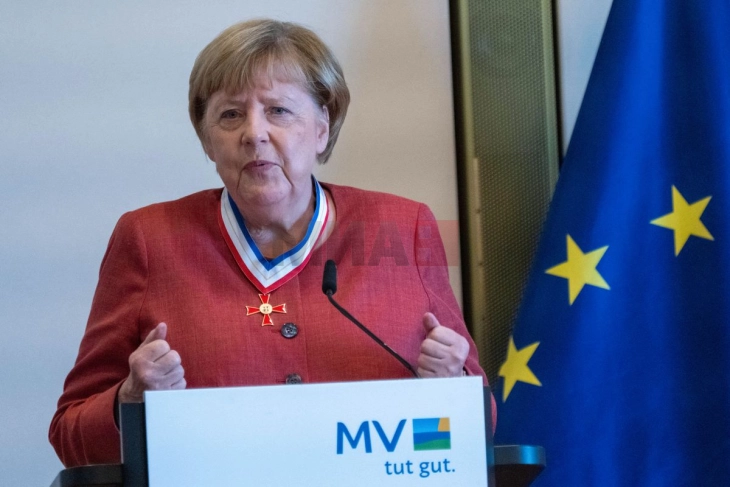 Merkel: Partia gjermane duhet të kundërshtojë 