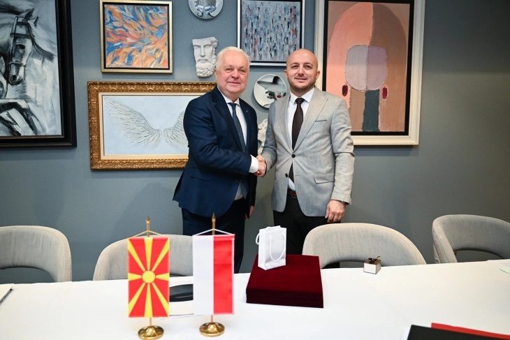 Hoxha: Shkëmbime tregtare dhe projekte të përbashkëta me Poloninë