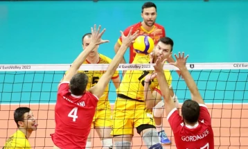 Маџунков повторно заминува во странство