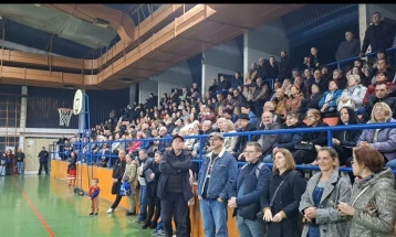 Велешани хумани со донации за семејството Јовевски чија куќа им изгоре во пожар