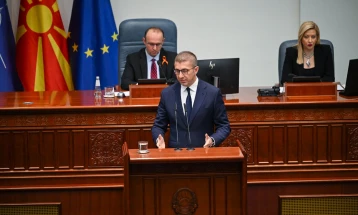 Мицкоски: Реконструкција на студентските домови, ваучери за студенти и поддршка за самовработување, како Влада правиме нешто коешто до сега никој не го направил за младите во Македонија